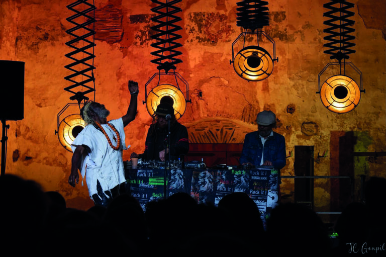 Winston McAnuff feat Bazbaz & Crazy PP